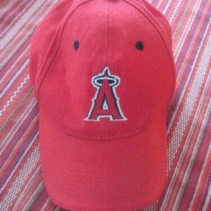 LOS ANGELES ANGELS RED BASEBALL CAP THE "A" IS EMBROIDERED NEW no tags
